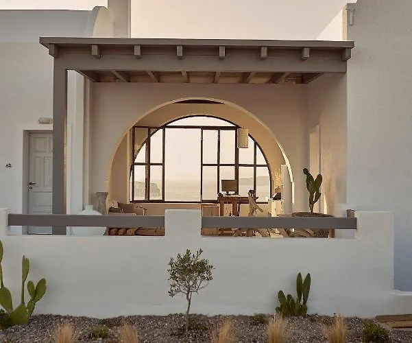 Coco-mat Santorini Hotel